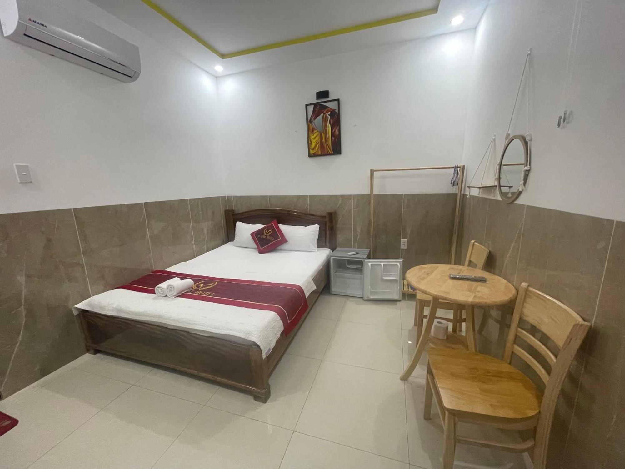 Hotel Hoang Phuc 头顿 外观 照片